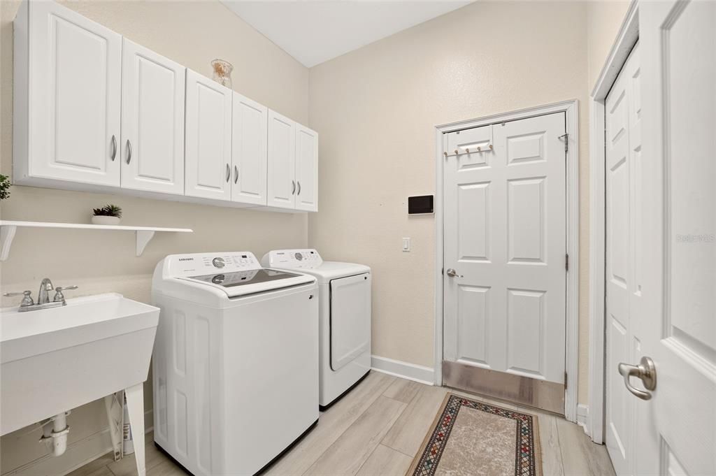 For Sale: $675,000 (3 beds, 2 baths, 2455 Square Feet)
