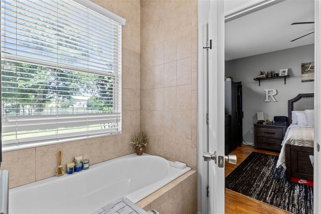 For Sale: $525,000 (3 beds, 2 baths, 1752 Square Feet)