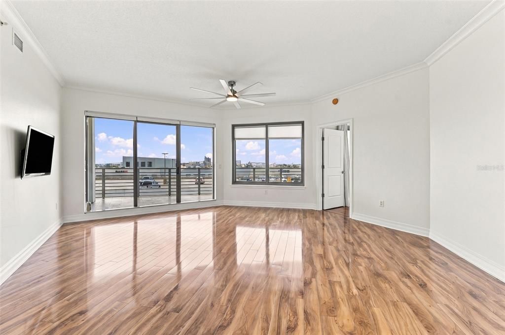 For Rent: $4,700 (2 beds, 2 baths, 1363 Square Feet)