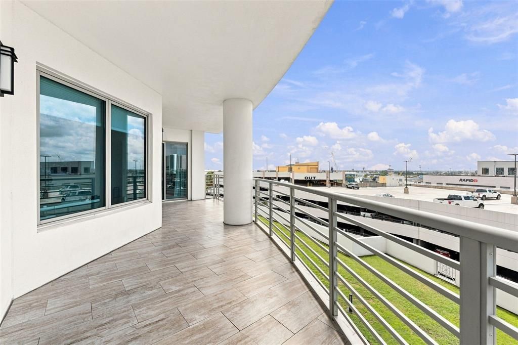 For Rent: $4,700 (2 beds, 2 baths, 1363 Square Feet)