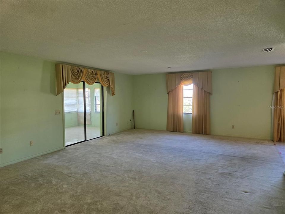 For Sale: $250,000 (3 beds, 2 baths, 1684 Square Feet)