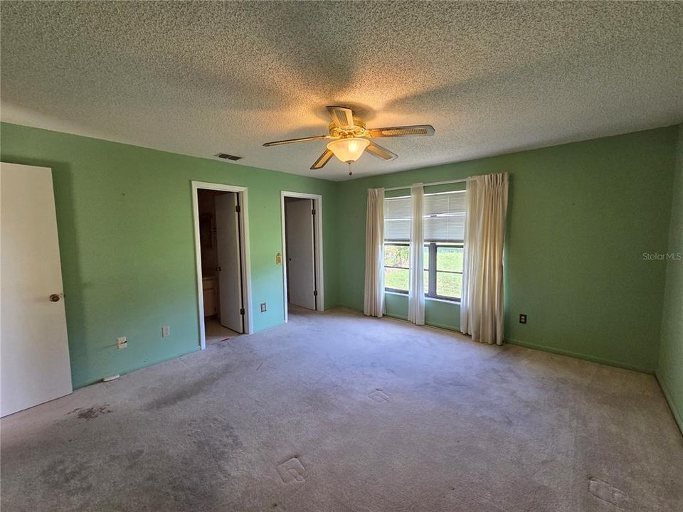 For Sale: $250,000 (3 beds, 2 baths, 1684 Square Feet)