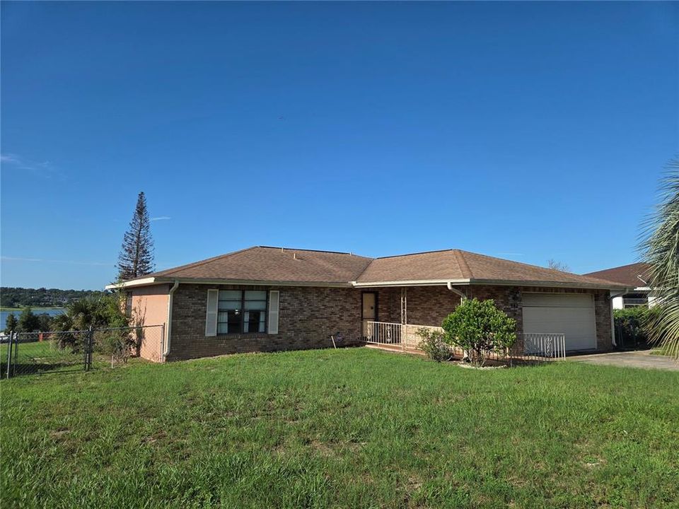 For Sale: $250,000 (3 beds, 2 baths, 1684 Square Feet)