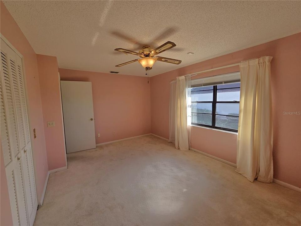 For Sale: $250,000 (3 beds, 2 baths, 1684 Square Feet)