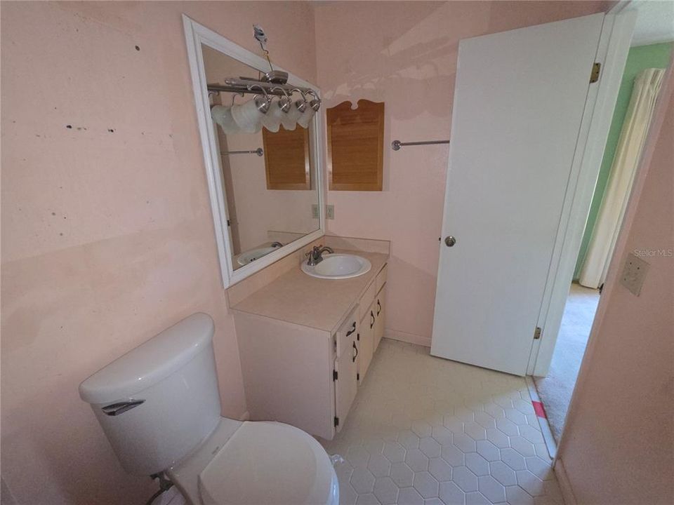 For Sale: $250,000 (3 beds, 2 baths, 1684 Square Feet)