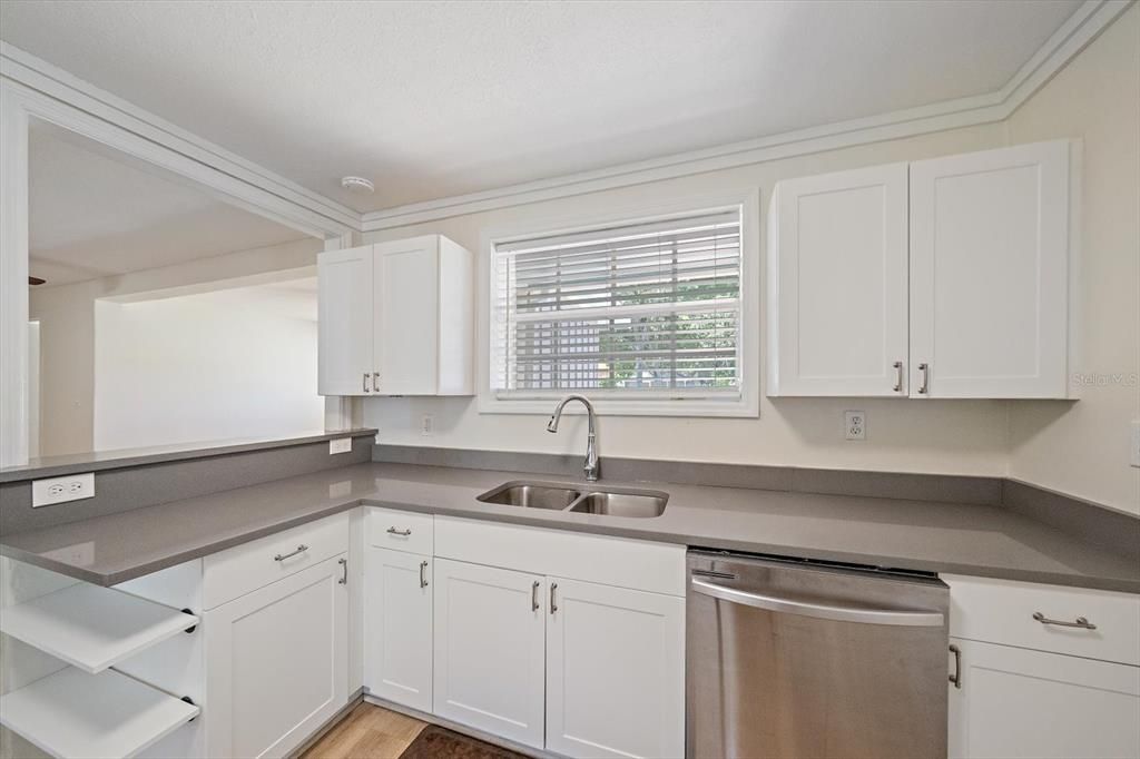 For Sale: $340,000 (3 beds, 1 baths, 1517 Square Feet)