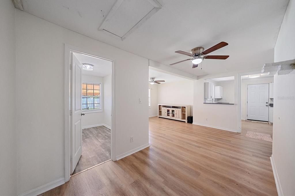 For Sale: $340,000 (3 beds, 1 baths, 1517 Square Feet)
