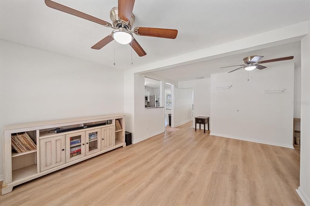 For Sale: $340,000 (3 beds, 1 baths, 1517 Square Feet)