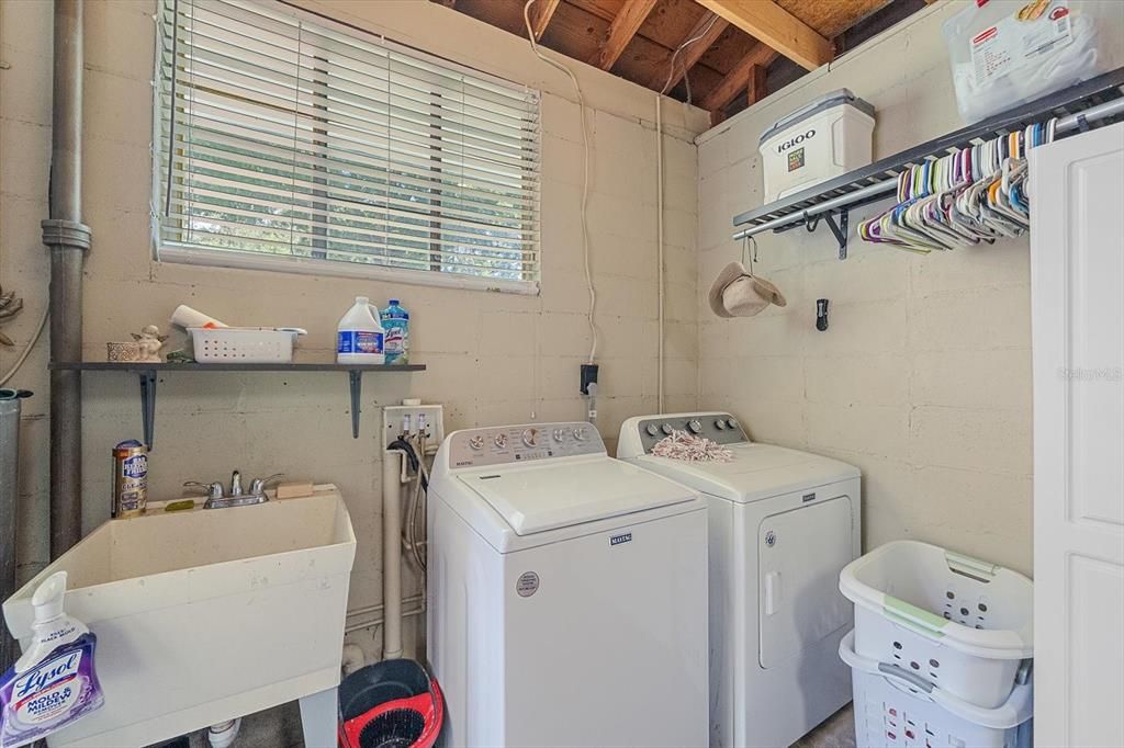 For Sale: $340,000 (3 beds, 1 baths, 1517 Square Feet)