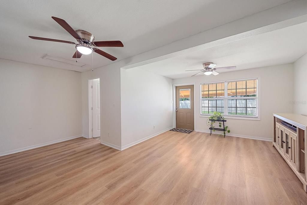 For Sale: $340,000 (3 beds, 1 baths, 1517 Square Feet)