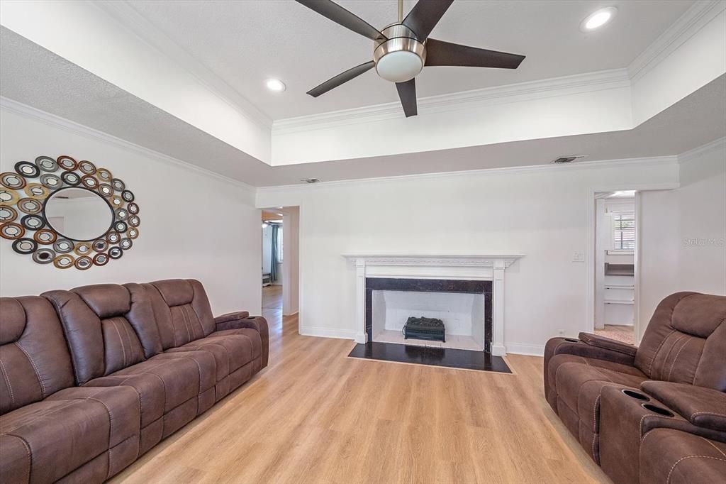 For Sale: $340,000 (3 beds, 1 baths, 1517 Square Feet)