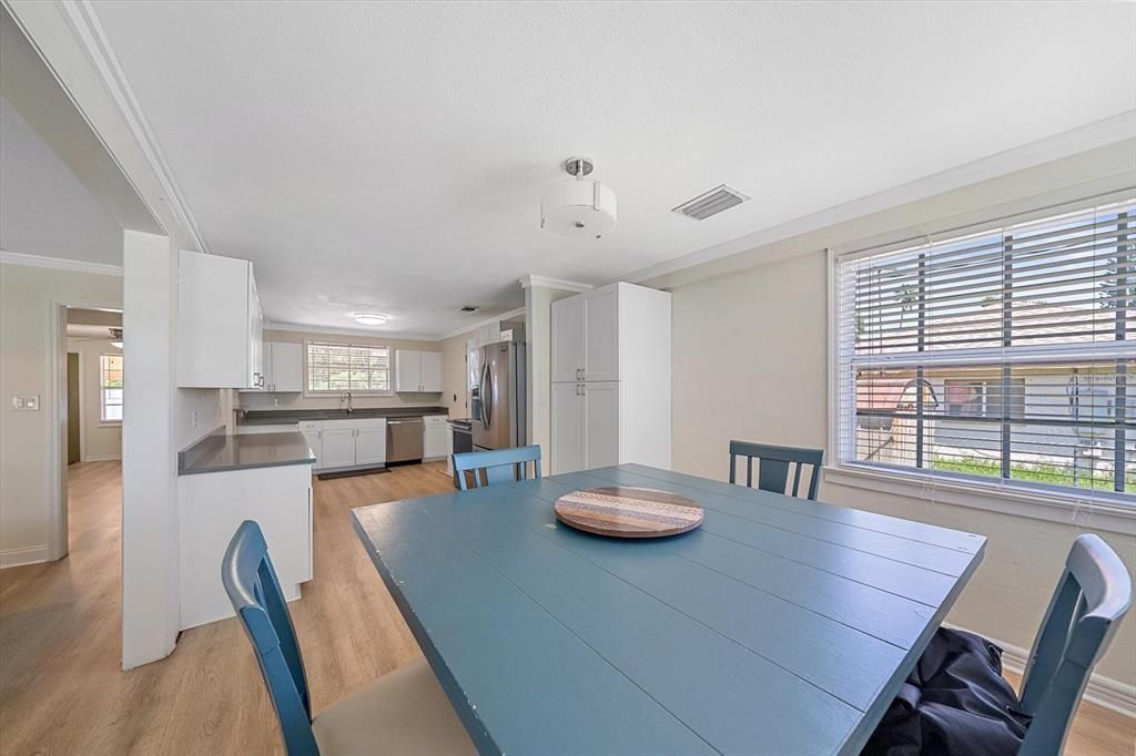 For Sale: $340,000 (3 beds, 1 baths, 1517 Square Feet)