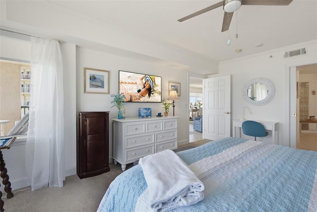 For Sale: $659,000 (3 beds, 3 baths, 2072 Square Feet)