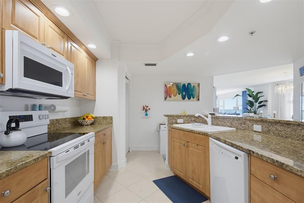 For Sale: $659,000 (3 beds, 3 baths, 2072 Square Feet)
