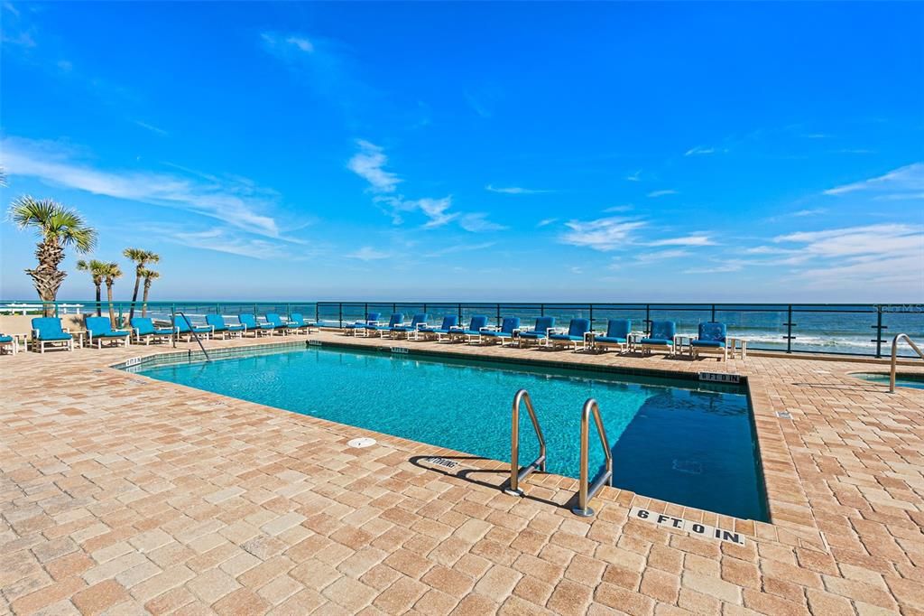 For Sale: $659,000 (3 beds, 3 baths, 2072 Square Feet)