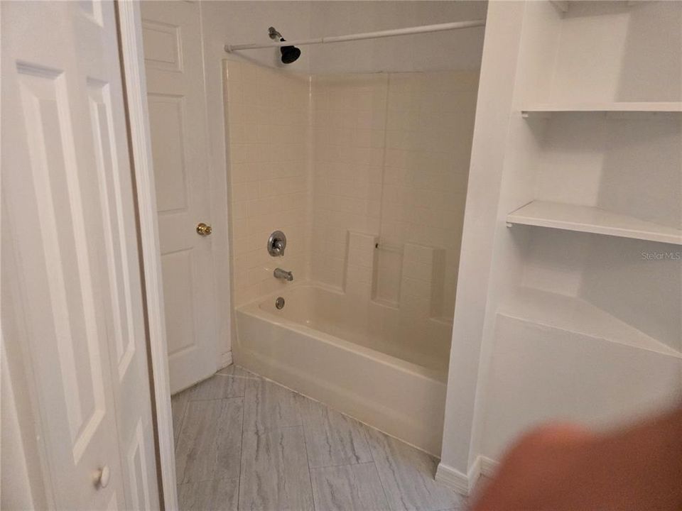 For Sale: $299,999 (4 beds, 2 baths, 2243 Square Feet)