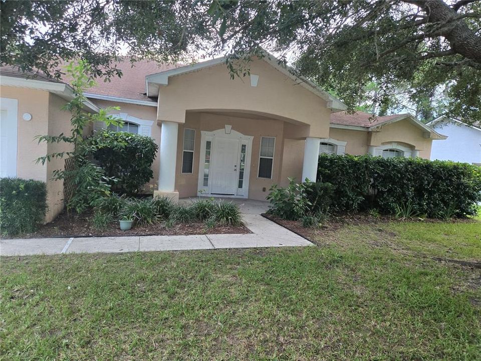 For Sale: $299,999 (4 beds, 2 baths, 2243 Square Feet)