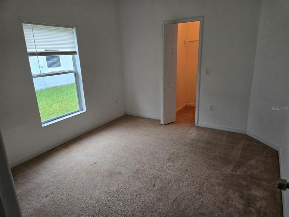For Sale: $299,999 (4 beds, 2 baths, 2243 Square Feet)