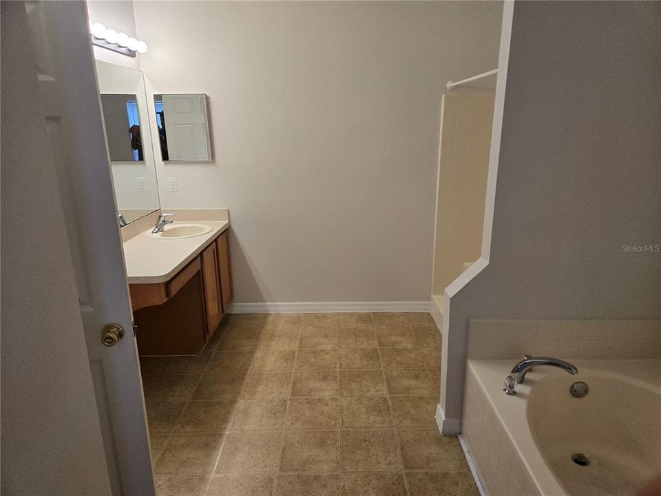 For Sale: $299,999 (4 beds, 2 baths, 2243 Square Feet)