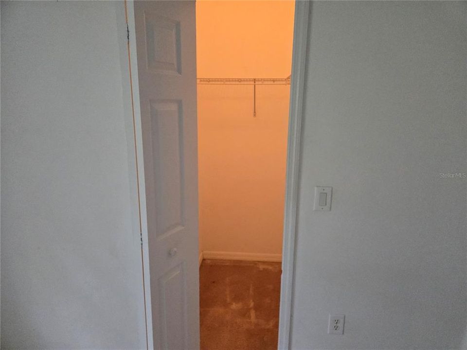 For Sale: $299,999 (4 beds, 2 baths, 2243 Square Feet)