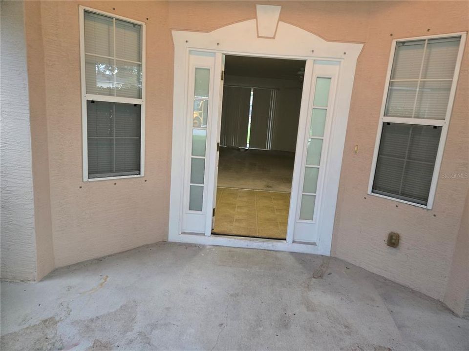 For Sale: $299,999 (4 beds, 2 baths, 2243 Square Feet)