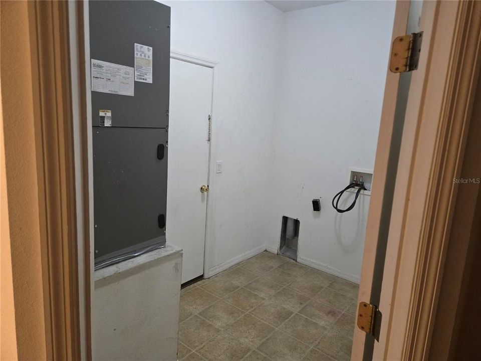 For Sale: $299,999 (4 beds, 2 baths, 2243 Square Feet)
