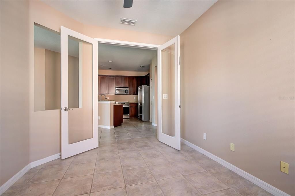For Sale: $274,900 (2 beds, 2 baths, 1393 Square Feet)