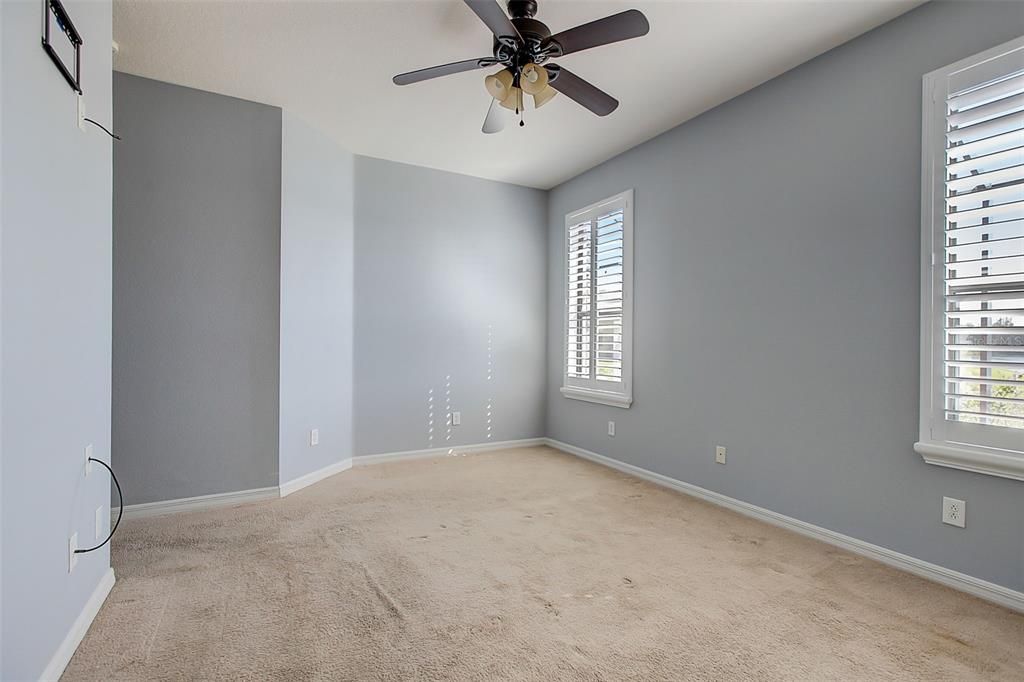 For Sale: $274,900 (2 beds, 2 baths, 1393 Square Feet)