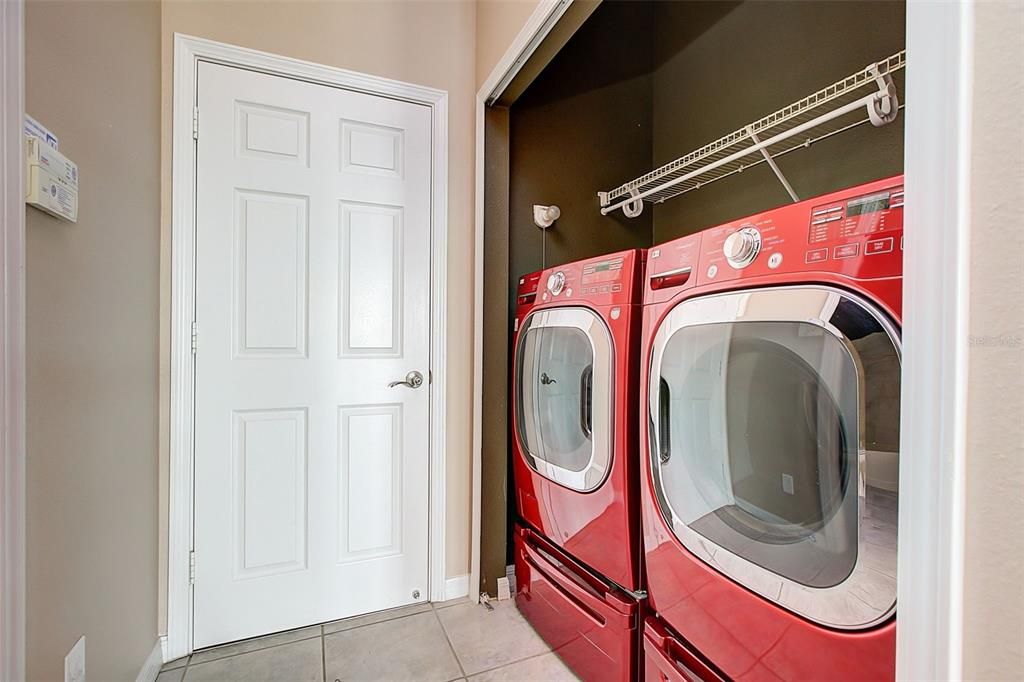 For Sale: $274,900 (2 beds, 2 baths, 1393 Square Feet)
