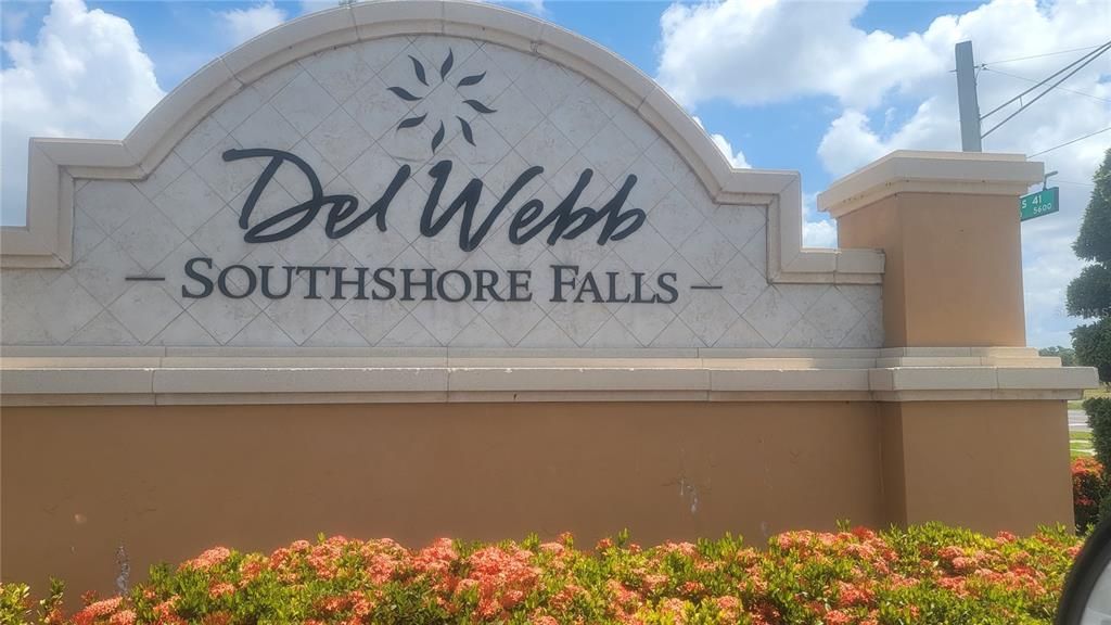 For Sale: $274,900 (2 beds, 2 baths, 1393 Square Feet)