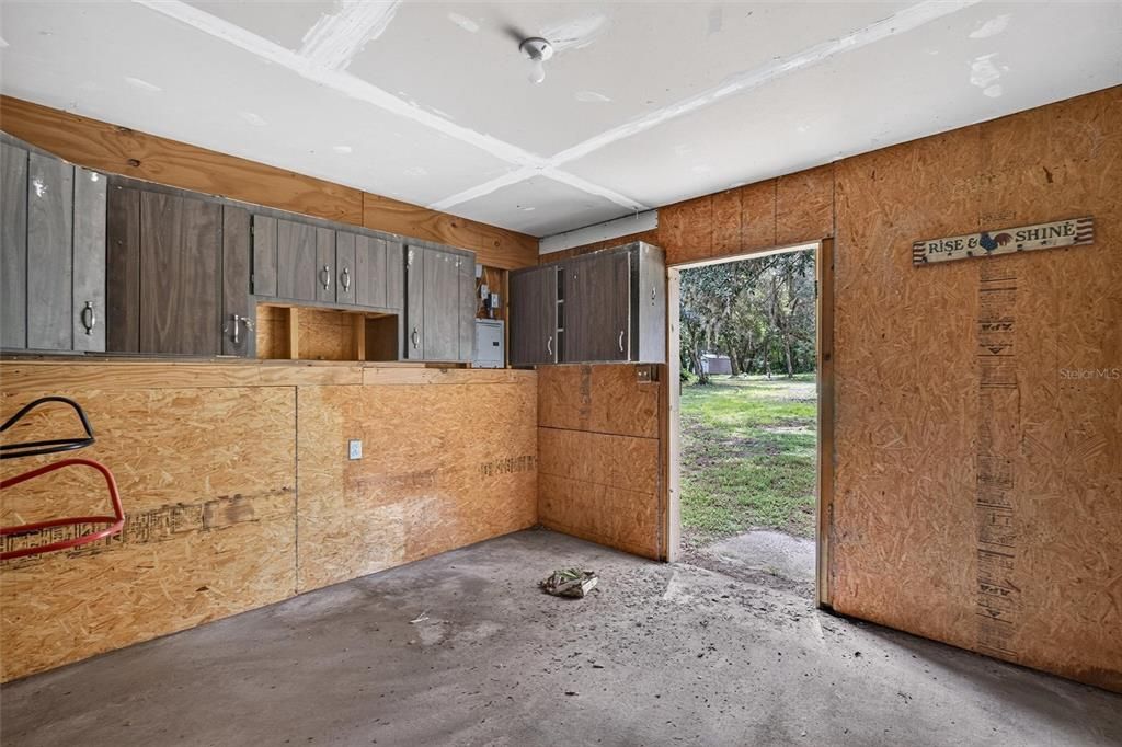En Venta: $995,000 (4 camas, 2 baños, 2400 Pies cuadrados)