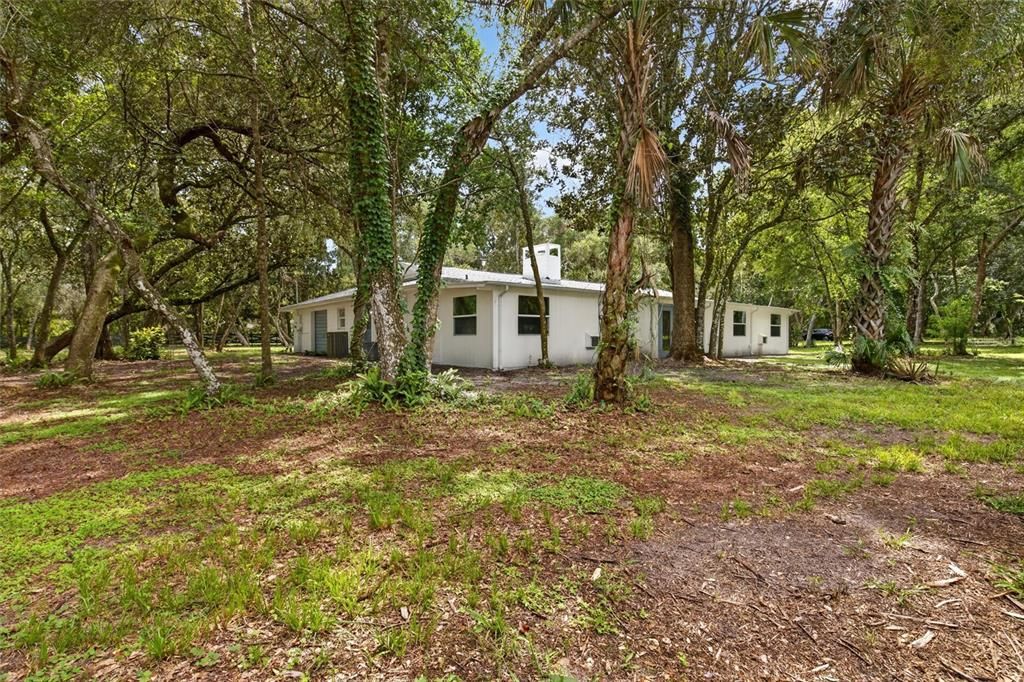 En Venta: $995,000 (4 camas, 2 baños, 2400 Pies cuadrados)