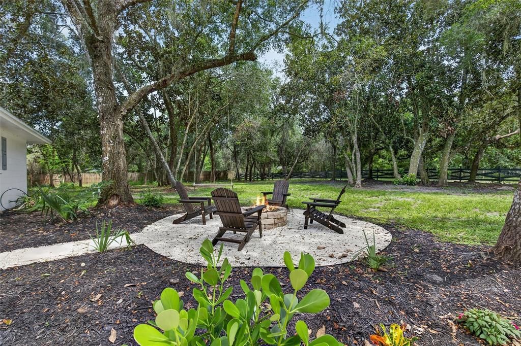 En Venta: $995,000 (4 camas, 2 baños, 2400 Pies cuadrados)