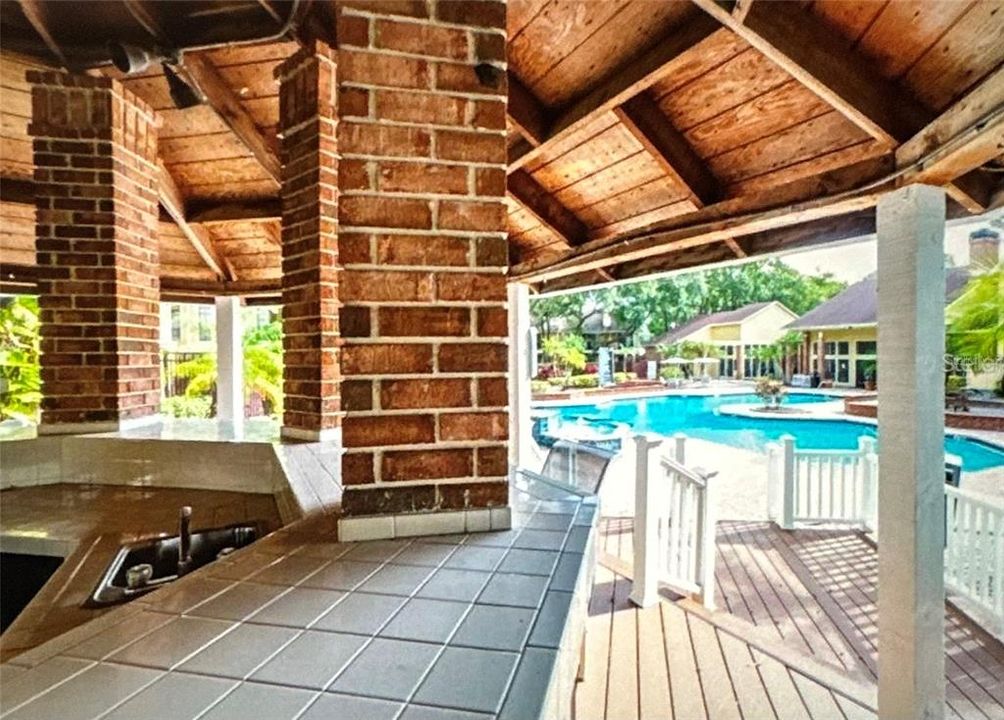 For Rent: $1,500 (1 beds, 1 baths, 684 Square Feet)