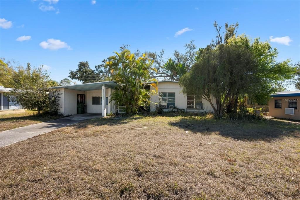 Active With Contract: $185,000 (3 beds, 2 baths, 1296 Square Feet)