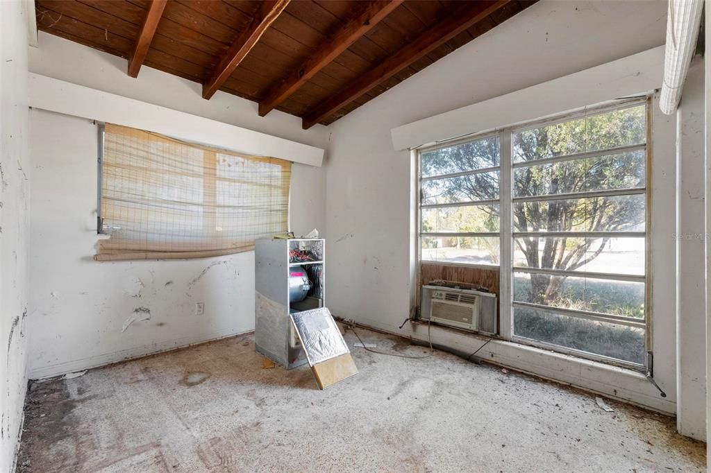 Active With Contract: $185,000 (3 beds, 2 baths, 1296 Square Feet)