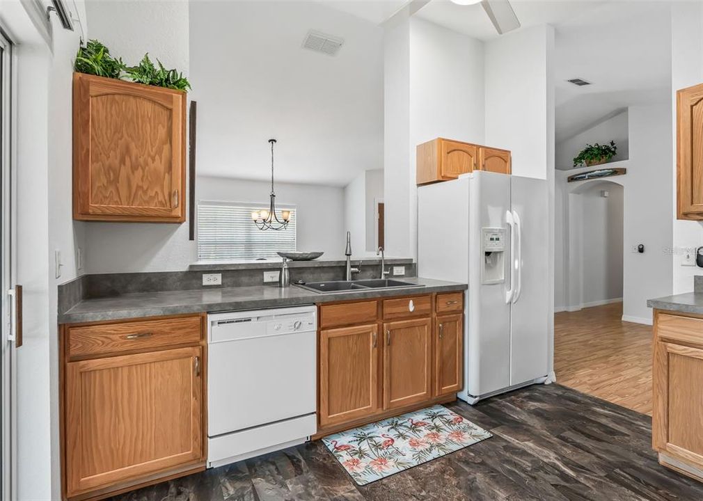 For Sale: $269,000 (3 beds, 2 baths, 1453 Square Feet)