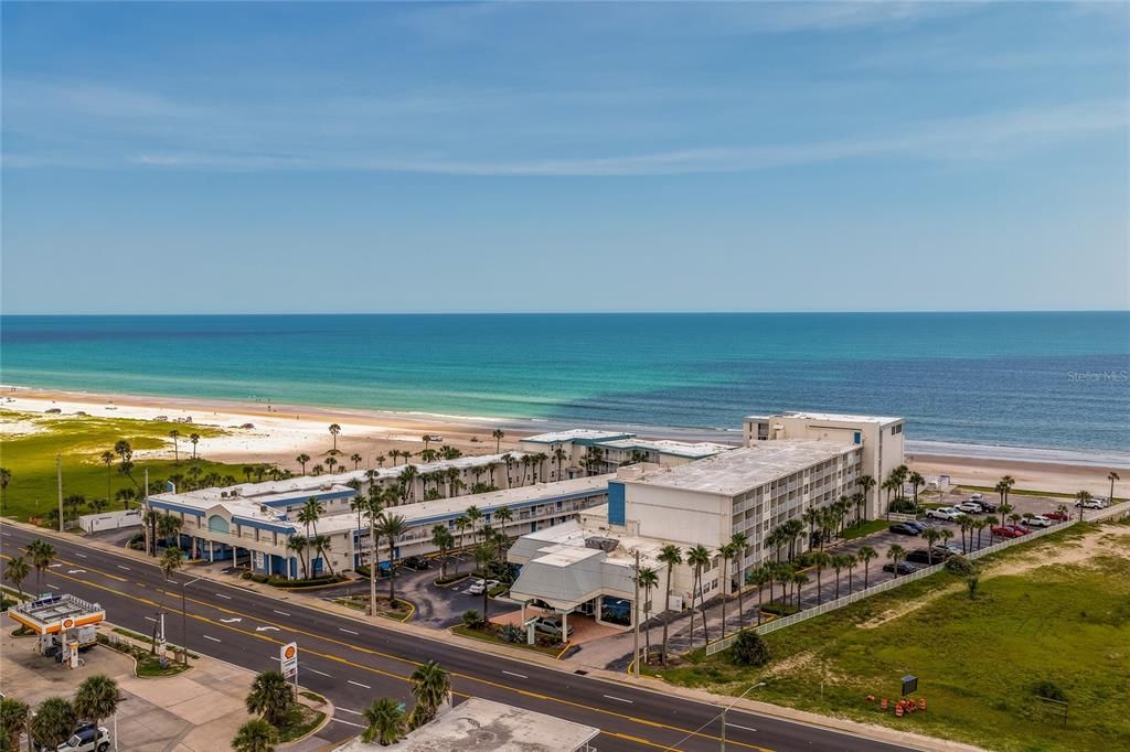 For Sale: $155,000 (1 beds, 2 baths, 634 Square Feet)
