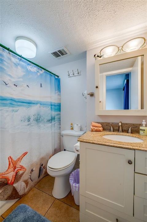 For Sale: $155,000 (1 beds, 2 baths, 634 Square Feet)