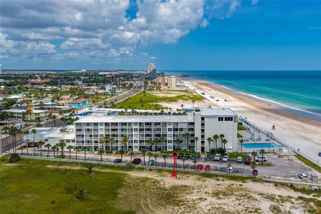 For Sale: $155,000 (1 beds, 2 baths, 634 Square Feet)