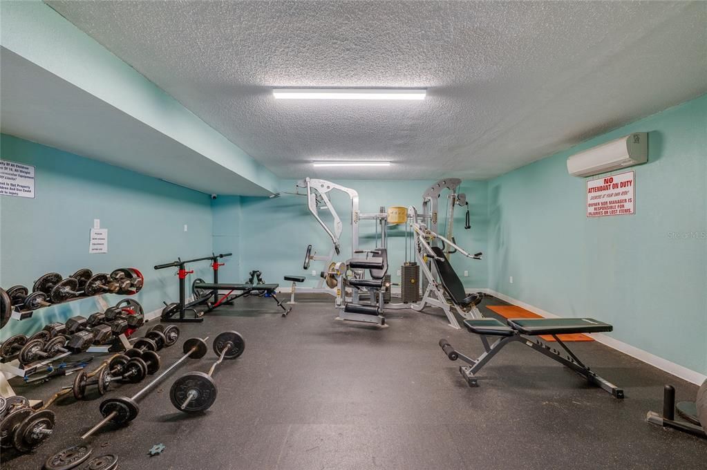 For Sale: $155,000 (1 beds, 2 baths, 634 Square Feet)