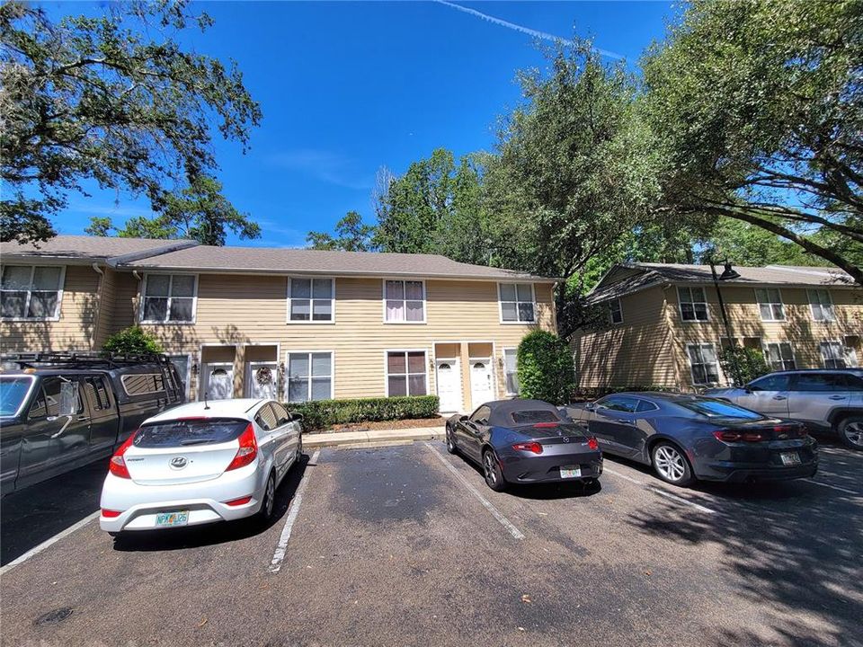 For Sale: $120,000 (2 beds, 2 baths, 1114 Square Feet)