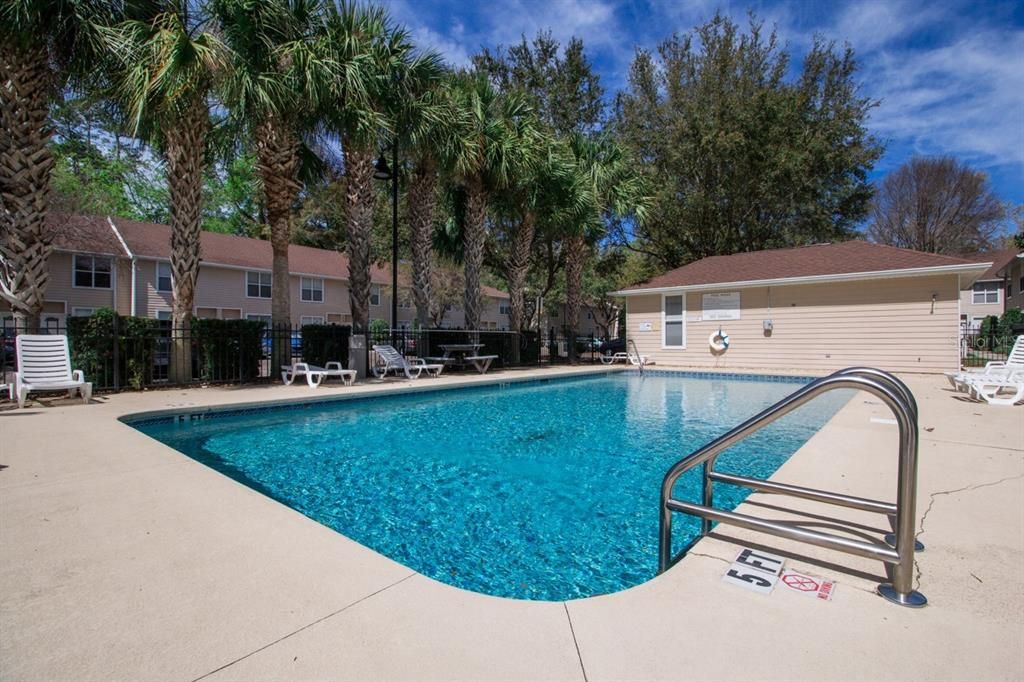 For Sale: $120,000 (2 beds, 2 baths, 1114 Square Feet)