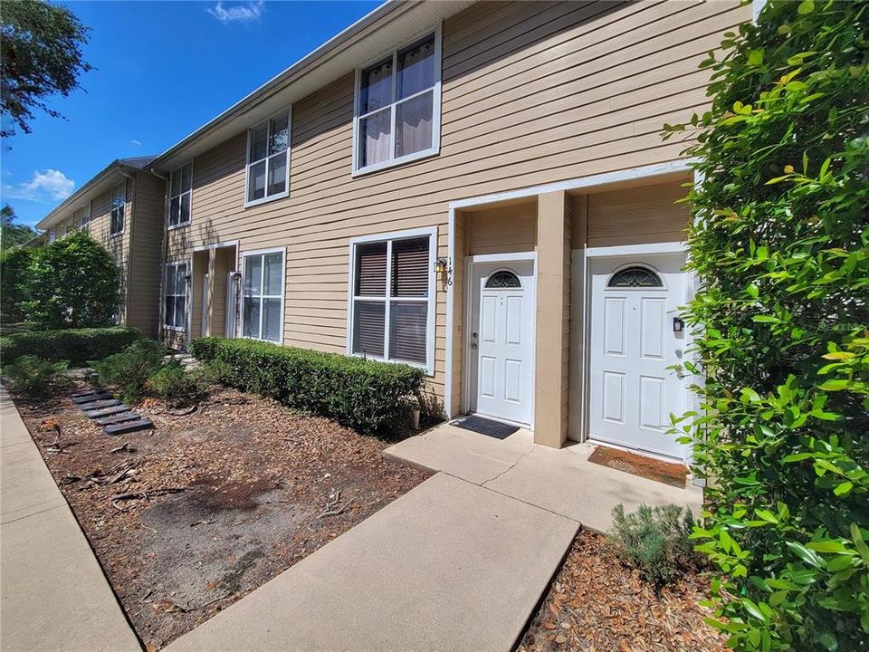 For Sale: $120,000 (2 beds, 2 baths, 1114 Square Feet)