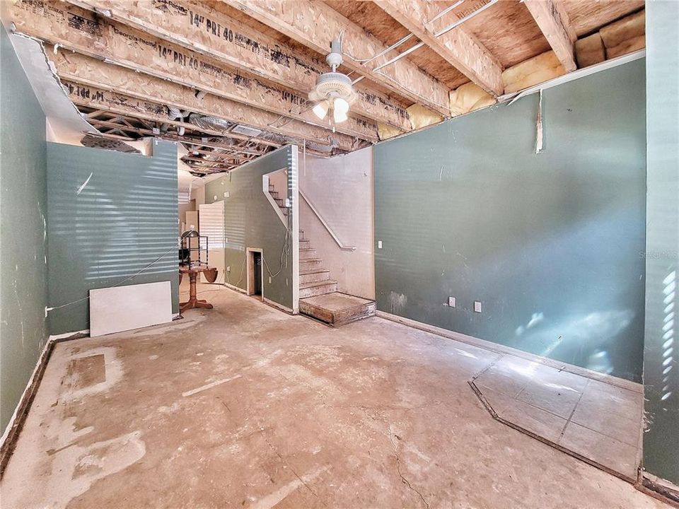 For Sale: $120,000 (2 beds, 2 baths, 1114 Square Feet)