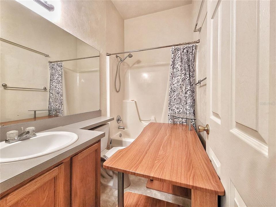 For Sale: $120,000 (2 beds, 2 baths, 1114 Square Feet)