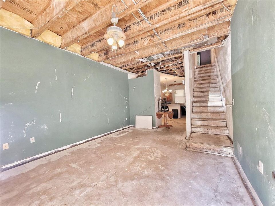 For Sale: $120,000 (2 beds, 2 baths, 1114 Square Feet)