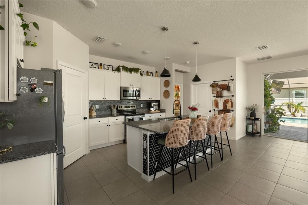 For Sale: $430,000 (3 beds, 2 baths, 1812 Square Feet)