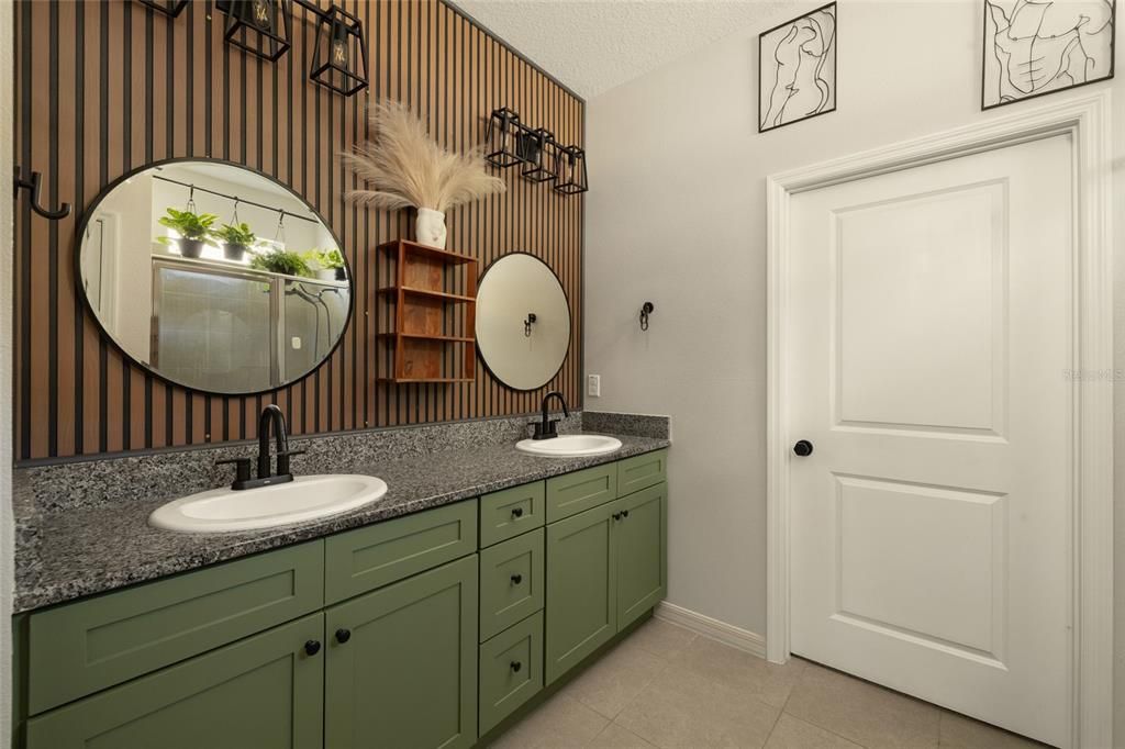 For Sale: $430,000 (3 beds, 2 baths, 1812 Square Feet)
