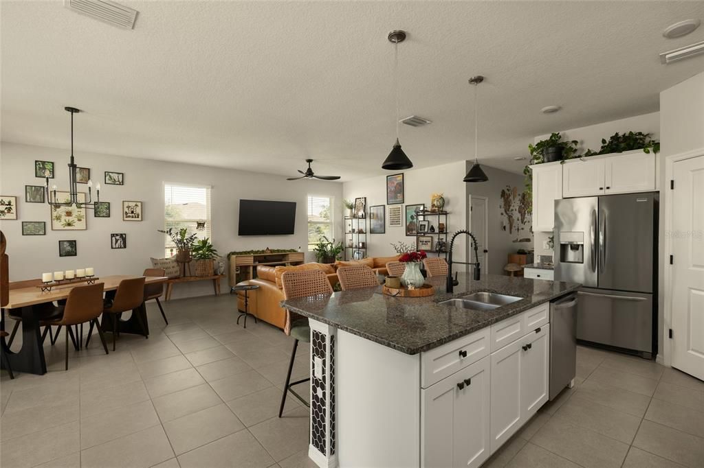For Sale: $430,000 (3 beds, 2 baths, 1812 Square Feet)